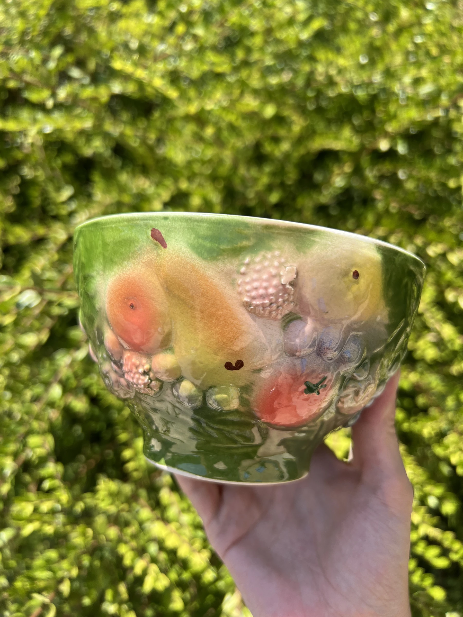 🍇 2 vintage fruit relief slipware ceramic bowls 14 cm very good condition – photo 2